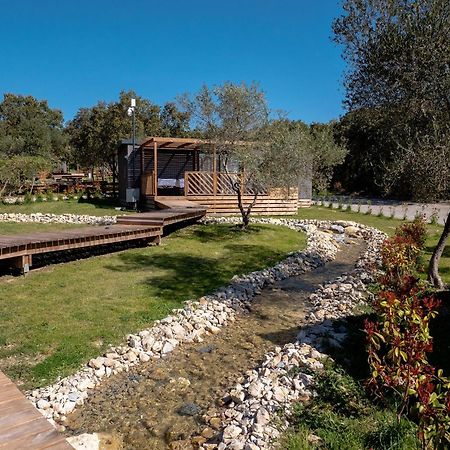 Camping Les Pres Du Roi Sommières Exterior foto